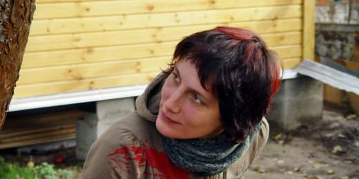 «Вы, наверное, были на акции — у вас ленточки такие на пальто»